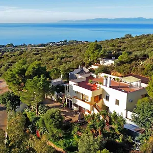 Frühstückspension Bella Salmagi - Surya Sardinia Holidays & Yoga, Capitana